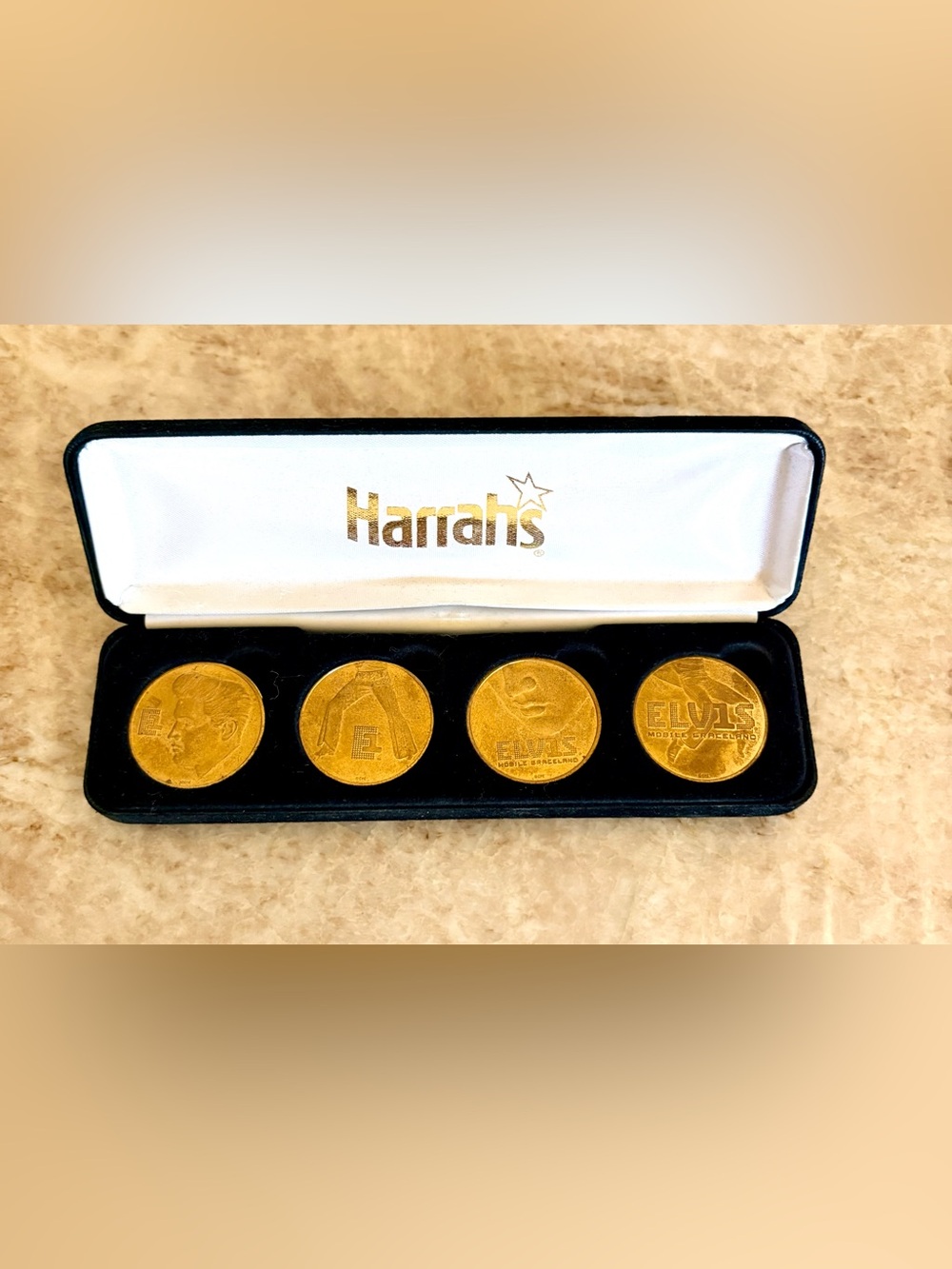 🟣 SET OF HARRAHS  CASINO VINTAGE GOLD PLATED ELVIS COINS 🟣